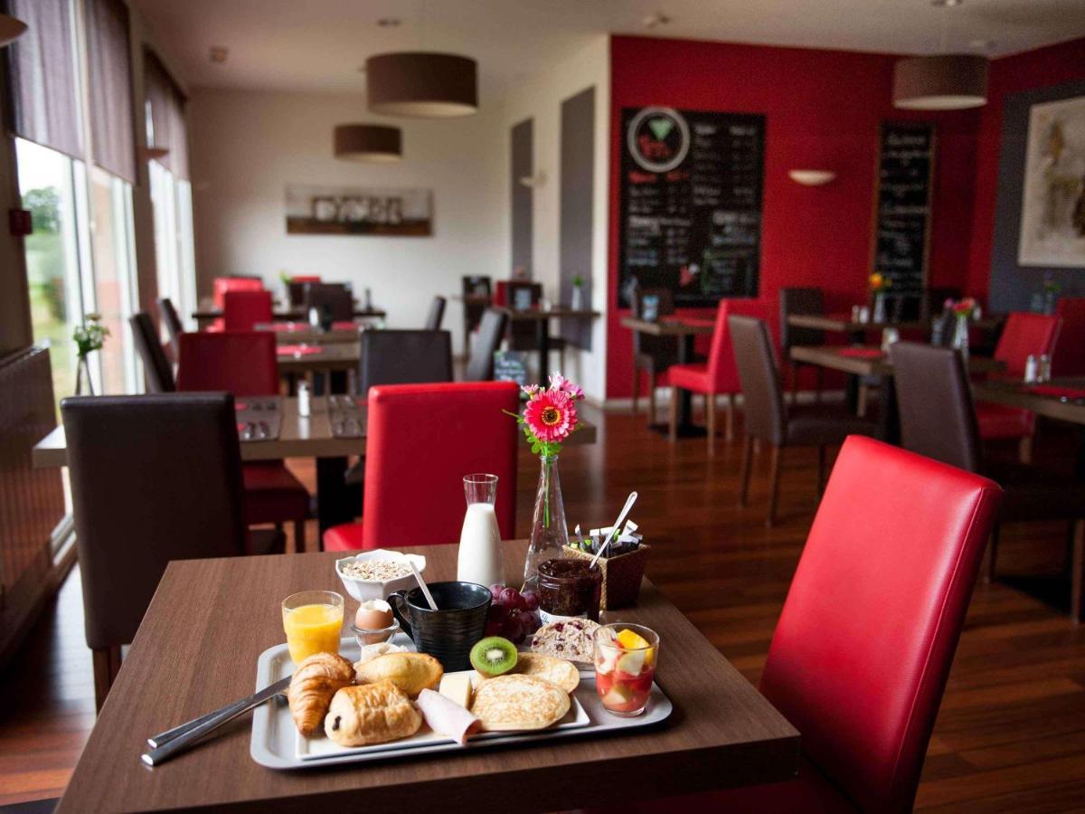 Ibis Avallon Magny  Екстер'єр фото